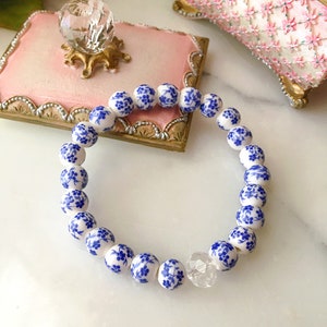 Blue Porcelain Floral Chinoiserie Bead Bracelet, Handmade Blue Delft Style Ceramic Floral Stretch Bracelet, Asian Ginger Jar Jewelry