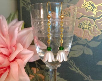 White Lily of The Valley Earrings, Fairycore Earrings, Fairy Earrings, Cottagecore Earrings, Forest Earrings, Bell Flower Dangle Earrings