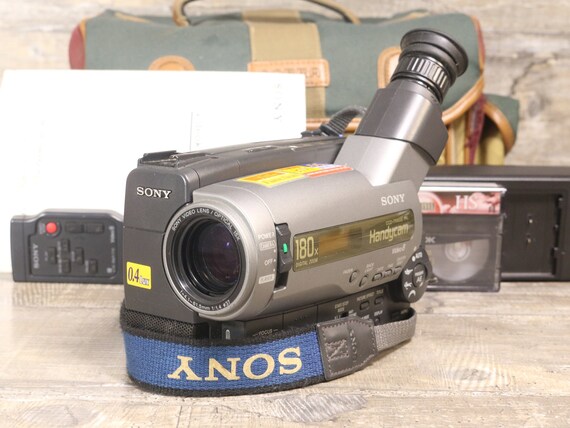 Sony Handycam CCD-TR502E PAL Video Camera With Remote Control