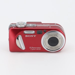 Sony Cyber-shot DSC-P8 Set Vintage Digital Camera Set (power