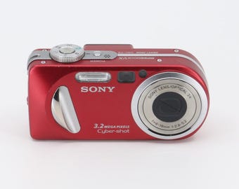 Sony Cyber-shot DSC-P8 Set Vintage Digital Camera Set (power adapter based on location: eu/usa/au/uk)