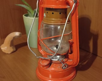 Vintage gas / petroleum / kerosene lamp lantern with wick, lovely color Latern