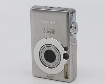 Canon IXUS 40 Ultra-compact Digital Camera Set With Battery
