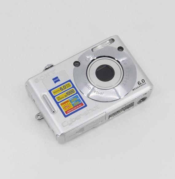 MINT Sony Cyber-shot DSC-W30 Vintage Digital Camera With Charger