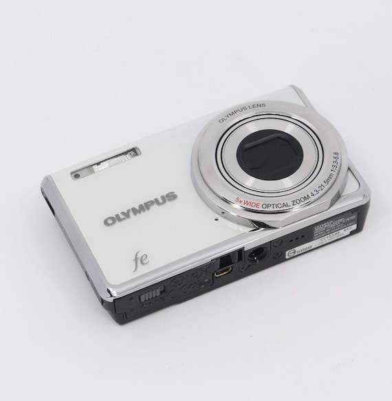 Set Olympus FE-5020 Digital Camera +strap, USB Cable, Memory Card