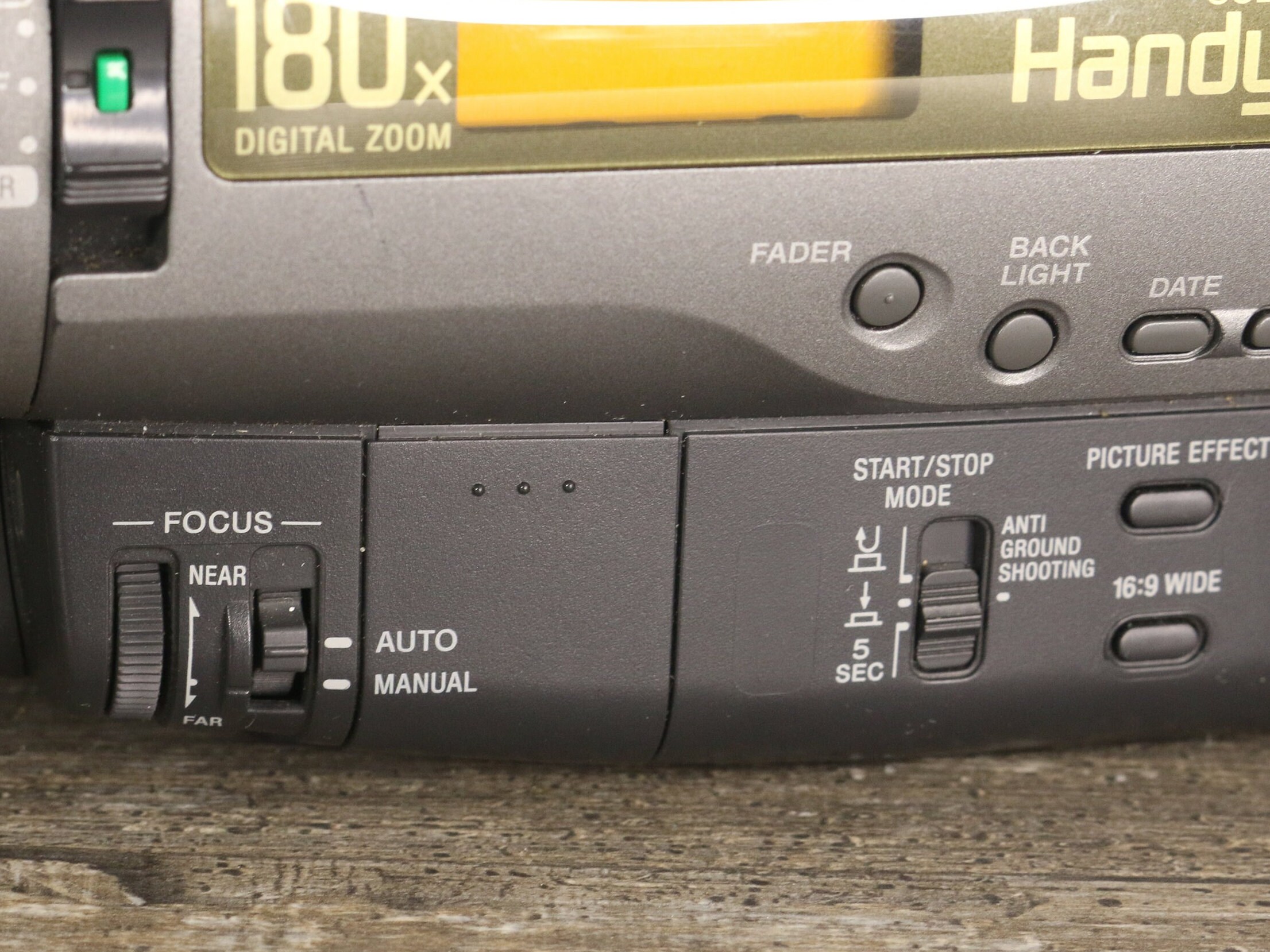Sony Handycam CCD-TR502E PAL Video Camera With Remote Control