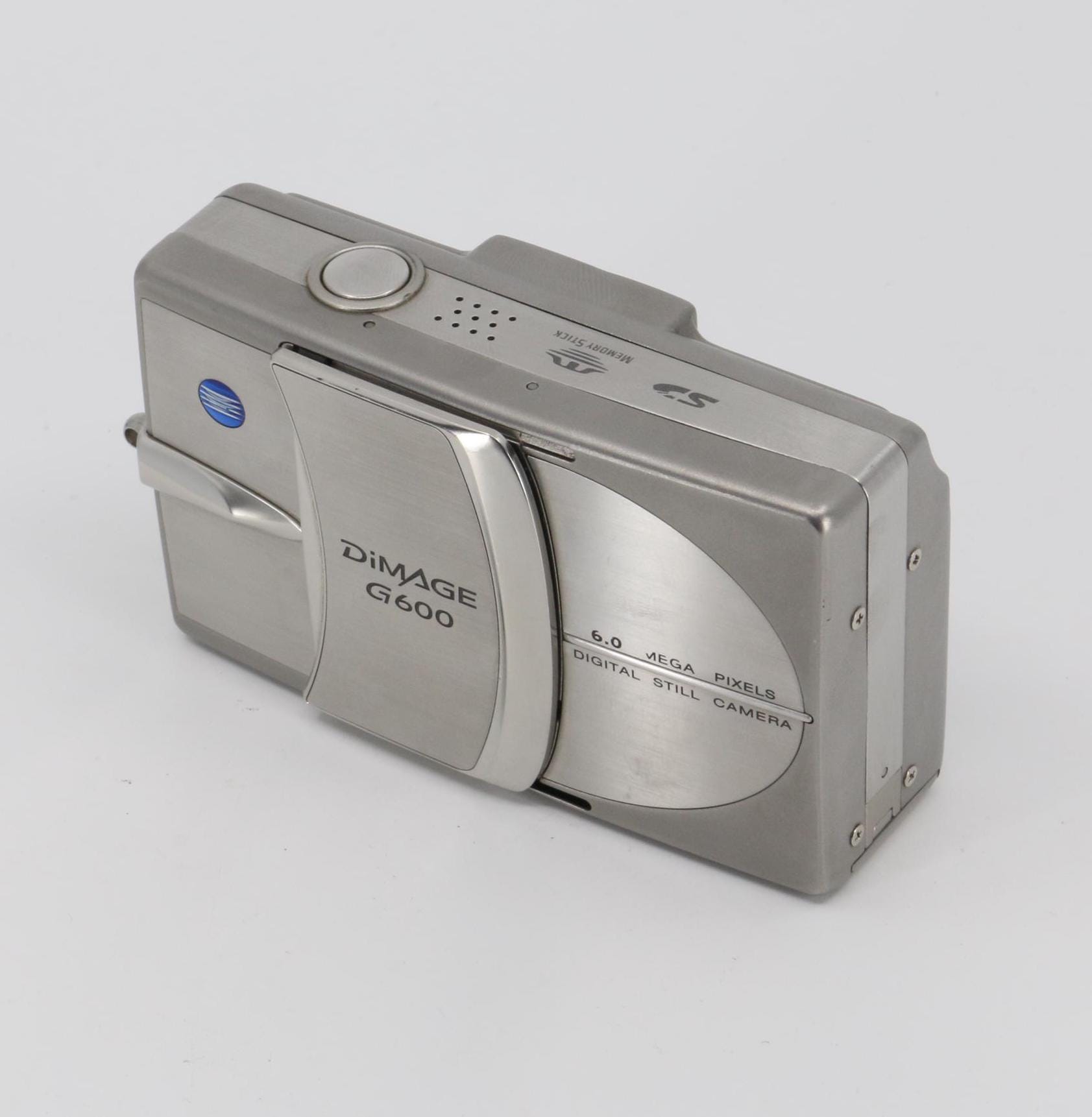 Konica Minolta Dimage G600 Vintage Digital Camera Set (power