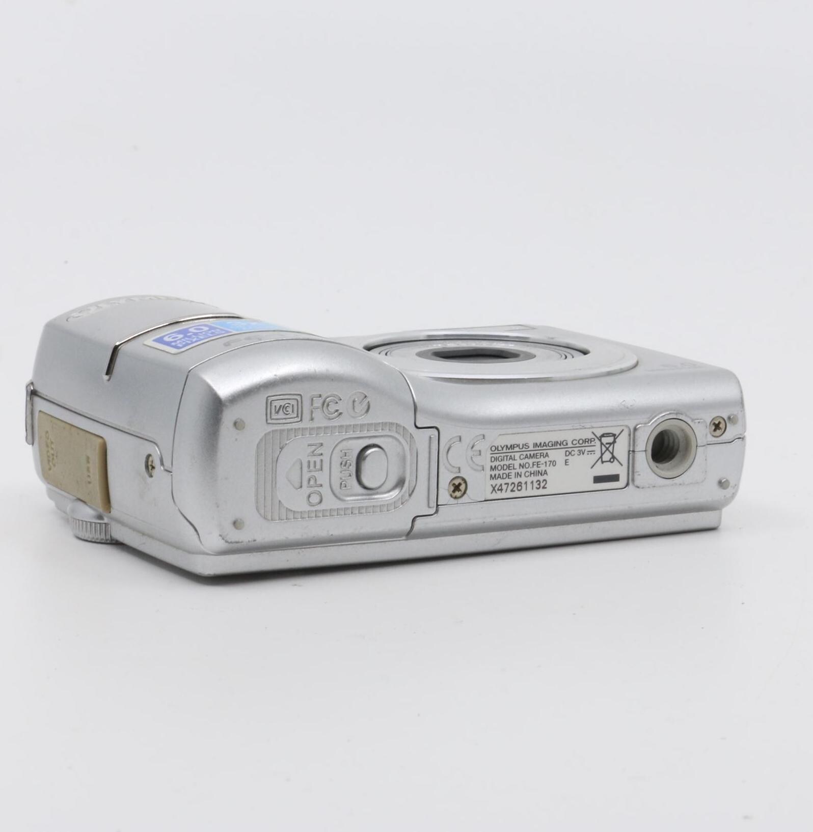 Olympus FE-170 Digital Camera + XD Memory Card (shows Signs of Use 