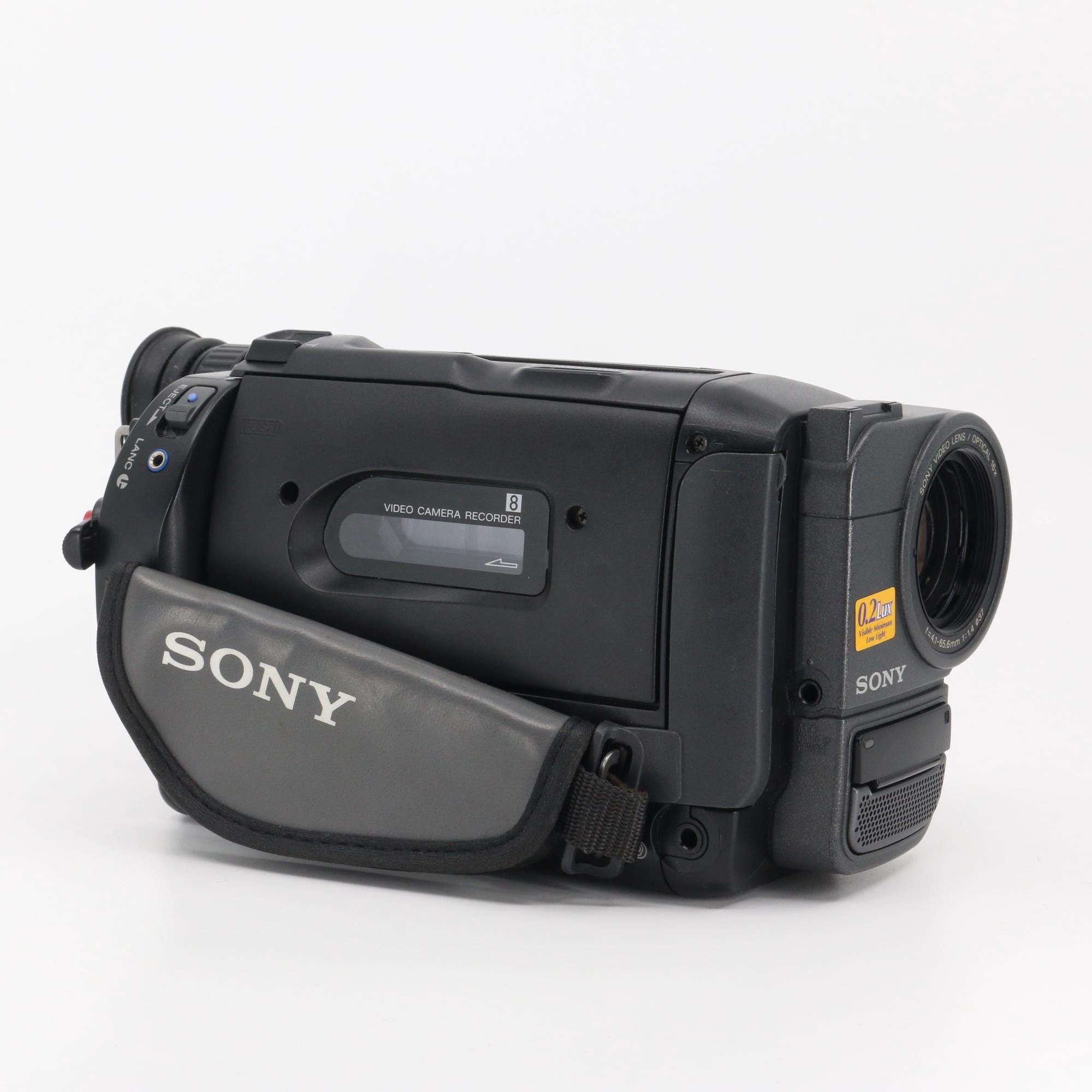 MINT Set Sony Handycam CCD-TRV15E + Hama Bag, Charger, Strap, AV