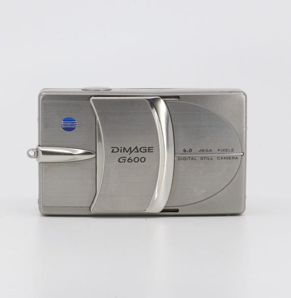 Konica Minolta Dimage G600 Vintage Digital Camera Set (power