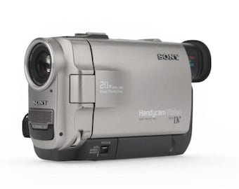 Sony DCR-TRV7E MiniDV Handycam Camcorder Set + Lowepro Case