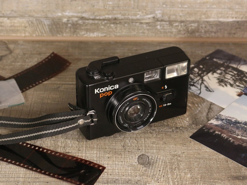 Working Konica Pop Cult 80s Camera 35mm Film Automatic Point and Shoot