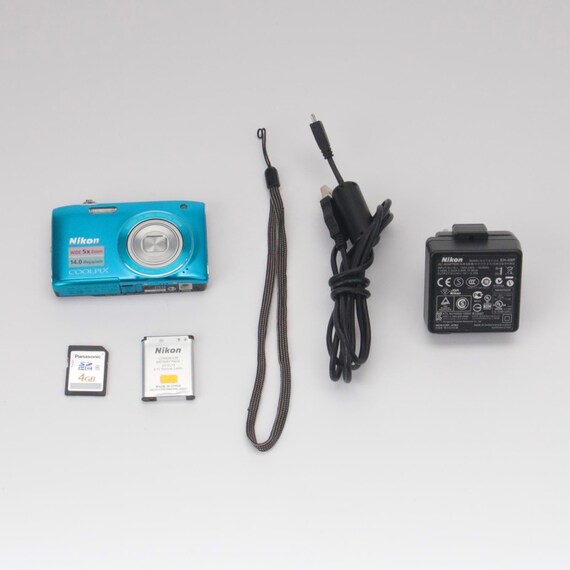Nikon Coolpix S3100 Blue Digital Camera Set (power Adapter Based
