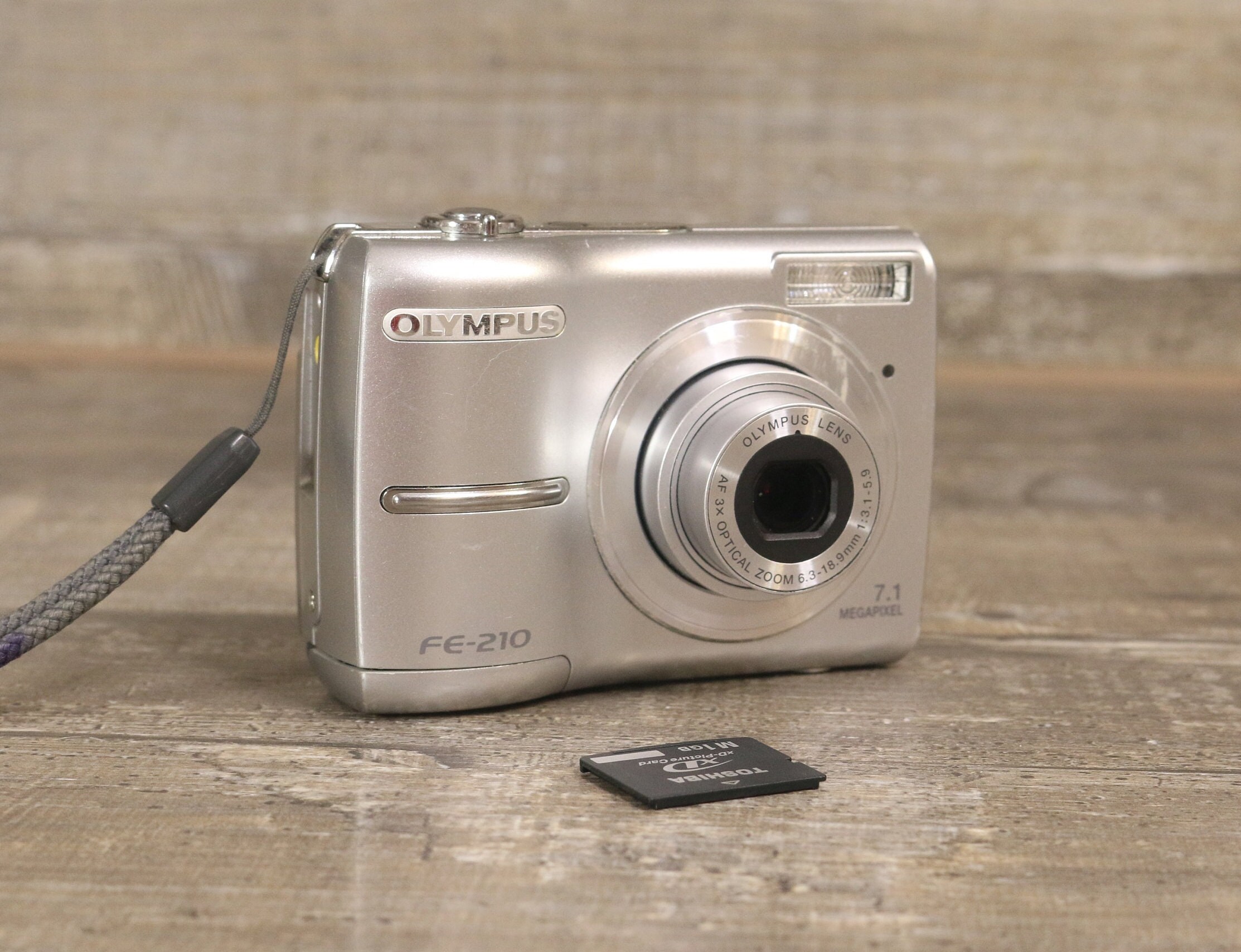 Olympus FE-210 7.1 Megapixel With Memory Card 1GB Working