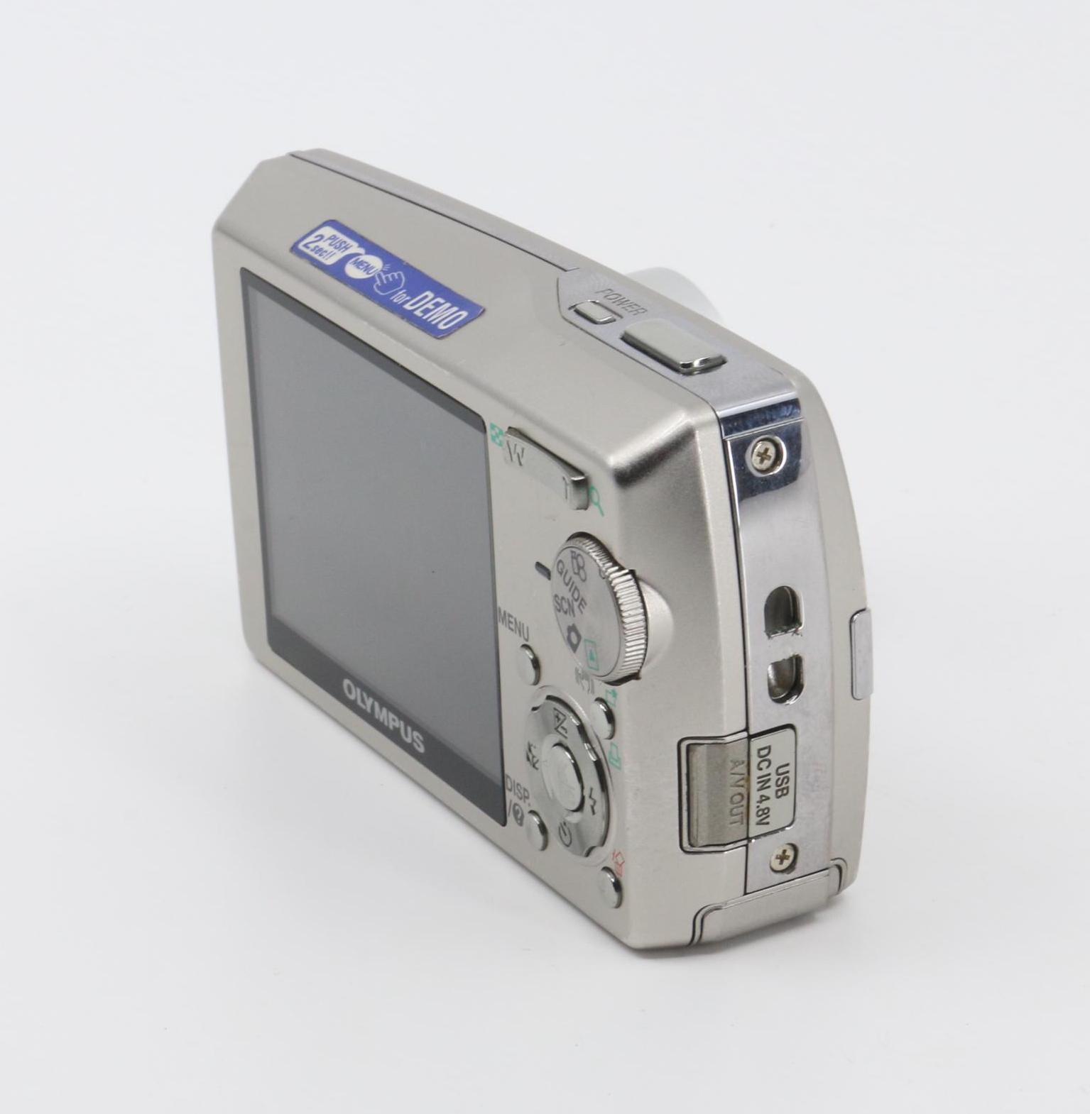 【C3005】 OLYMPUS μ 1000 シルバー オリンパス ミュー Olympus Mju 1000 All-weather Digital Camera Set (power Adapter