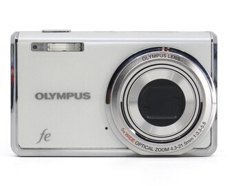 Set Olympus FE-5020 Digital Camera +strap, USB Cable, Memory Card