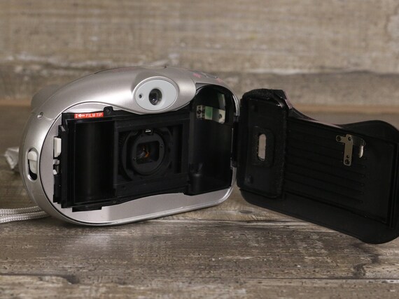 RARE Fujifilm Zoom 56u AF 35mm Automatic Film Camera