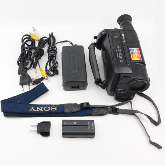 MINT Set Sony Handycam CCD-TRV27E Pal Vintage Video Camera