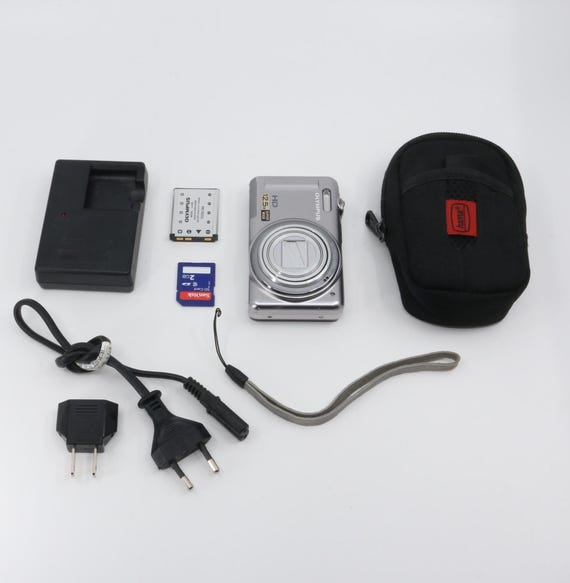 Olympus VR-325 Digital Camera + Hama Case, Strap, Battery, SD