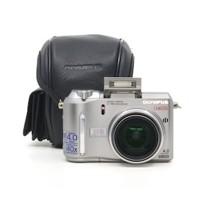 SET Olympus Camedia C-750 Zoom + Bolsa Original, Correas, Tarjeta Memoria XD y cable USB