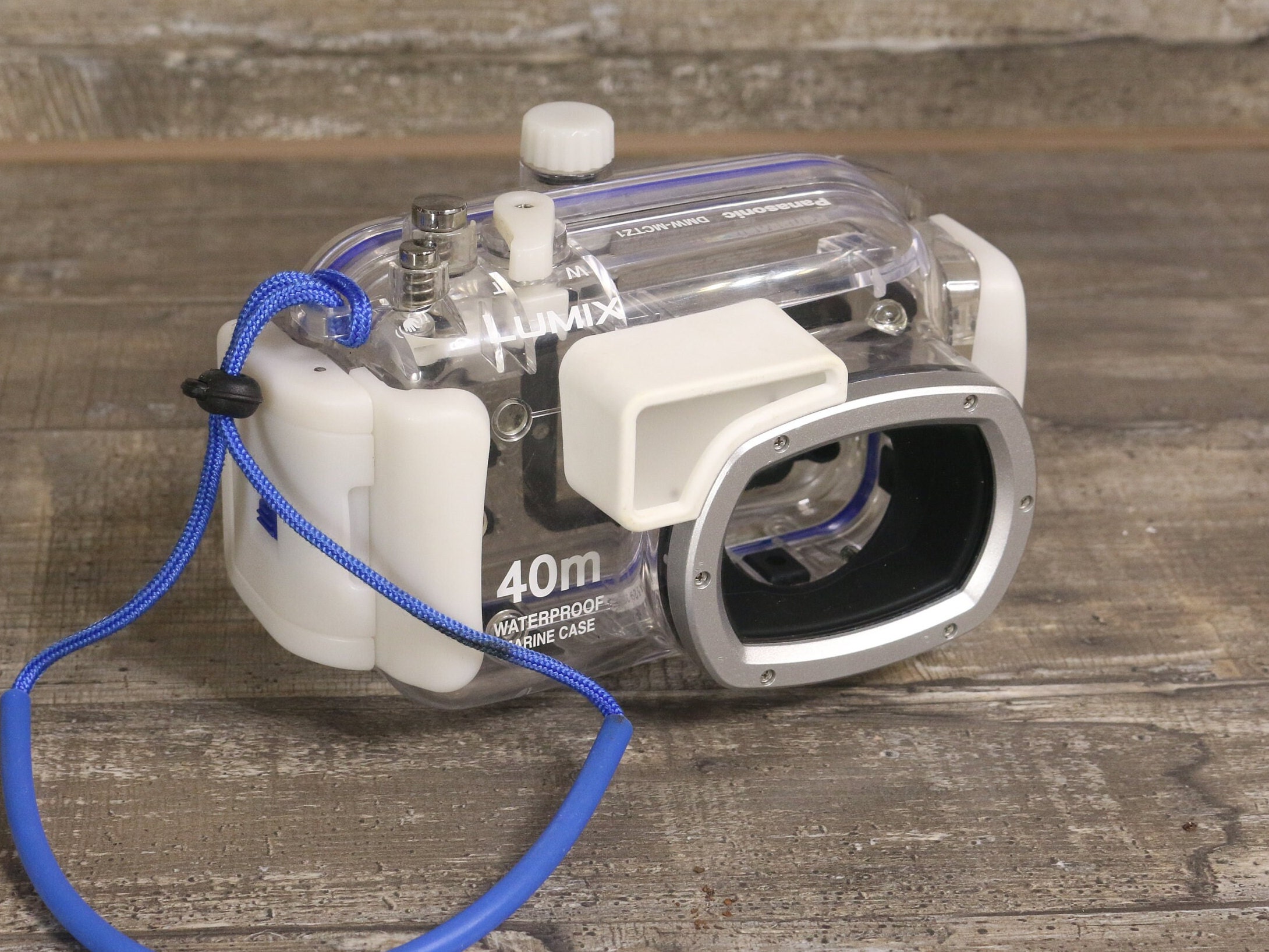 水中カメラセット　①LUMIX DMC-TZ7-A ②マリンケース DMW-MC il_fullxfull.4653298485_plgr.jpg