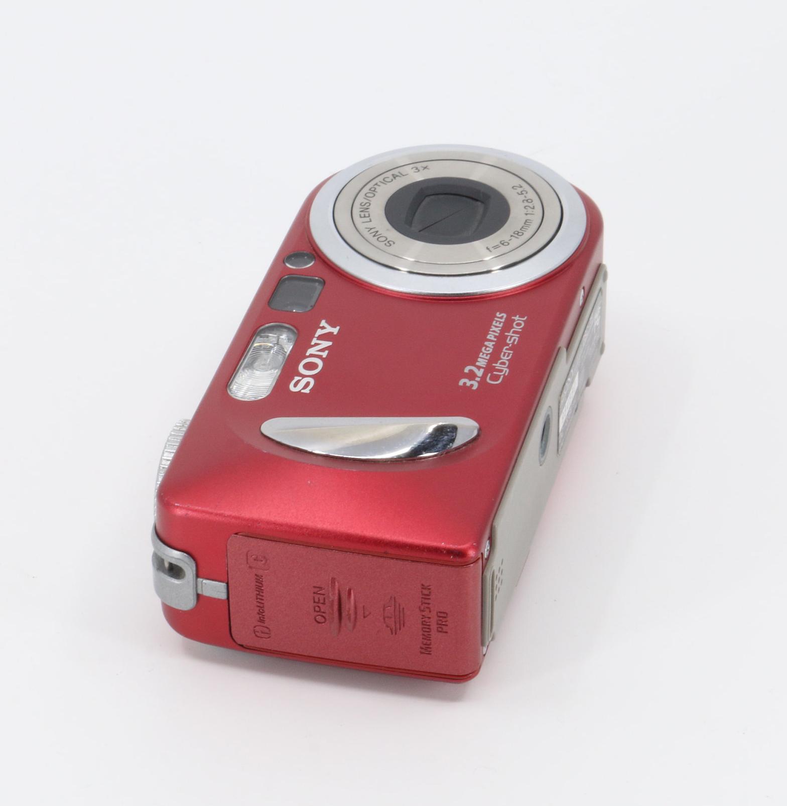 Sony Cyber-shot DSC-P8 Set Vintage Digital Camera With Memory Card