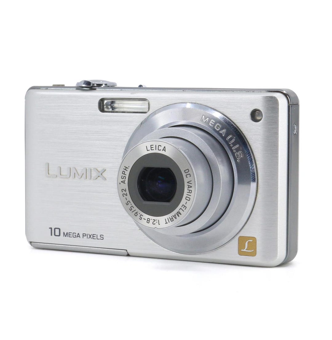 MINT Panasonic Lumix DMC-FS7 Leica Digital Camera Set (american