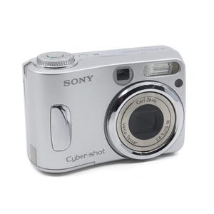 Fotocamera digitale Sony Cyber-shot DSC-S90 + scheda di memoria Duo e cinturino