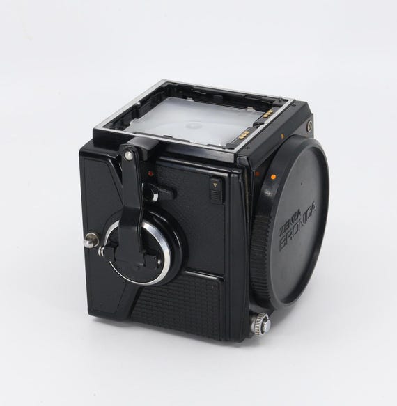 ZENZA BRONICA SQ ボディ ZENZA BRONICA SQ 6x6 Body, 50mm & 80mm Lens, Flash & Film Holder