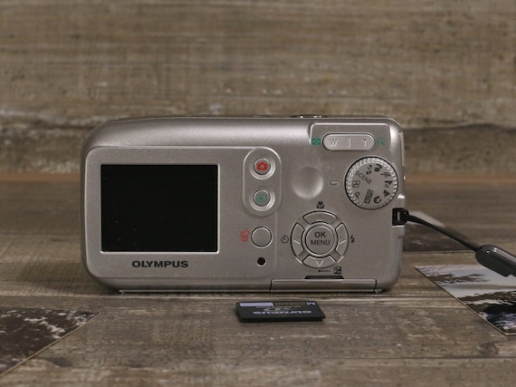 Olympus Camedia C-480 Zoom Digital Camera 4.0 Megapixel With