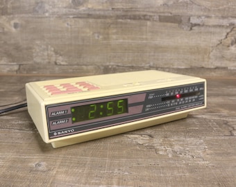 Vintage Sanyo Digital Alarm Clock RM 7400
