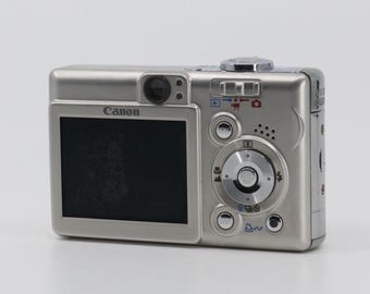 Canon IXUS 40 Ultra-compact Digital Camera Set With Battery