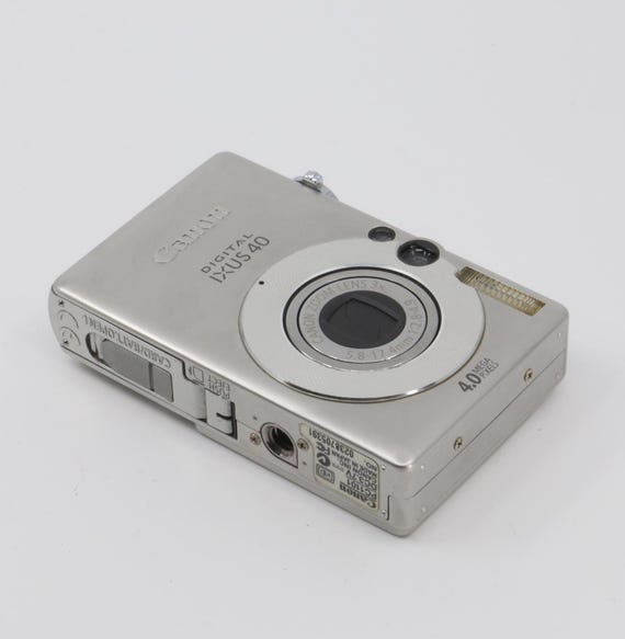 Canon IXUS 40 コンパクトデジタルカメラ【海外仕様】 il_fullxfull.6663669482_a5br.jpg