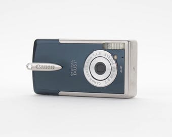 Ultra-compact Canon IXUS i5 Digital Camera