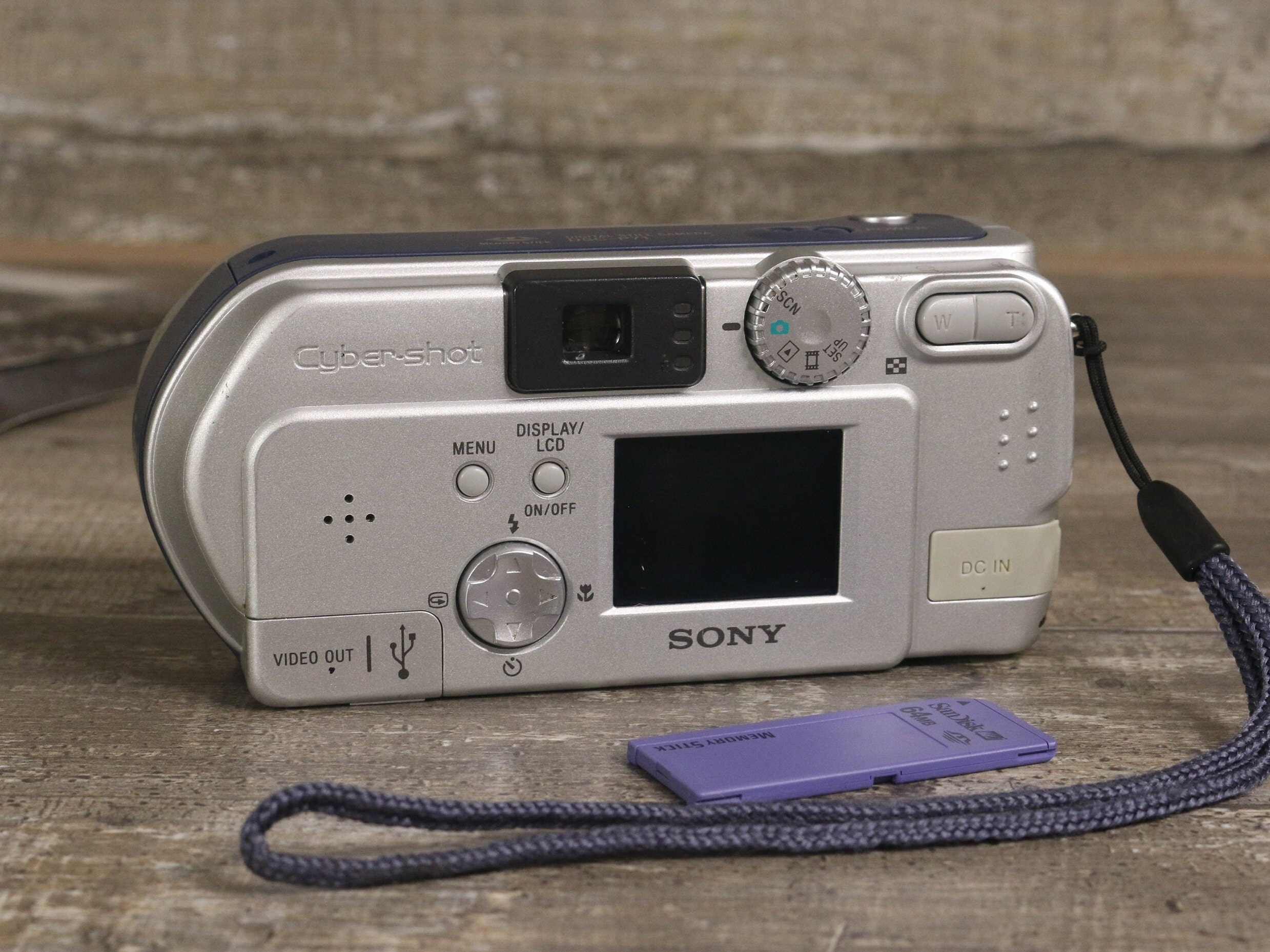 Sony Cyber-shot DSC-P71 3.2 Megapixel With Memory Stick and
