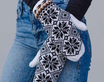 White, Black & Tan Patterned Knit Mittens | Fleece Lined Mittens | Patterned Mittens | Winter Mittens | Women's Patterned Mittens