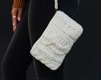 Cream Cable Knit Wristlet | Women's Wristlet | Women's Clutch | Cable Knit Wristlet | Women's Wallet | Neutral Wristlet | Everyday Wristlet