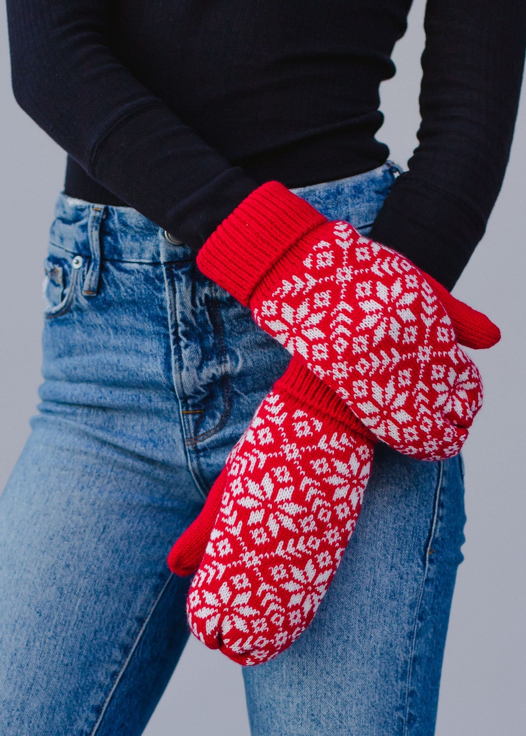 Red & White Snowflake Knit Mittens Fleece Lined Mittens Snowflake