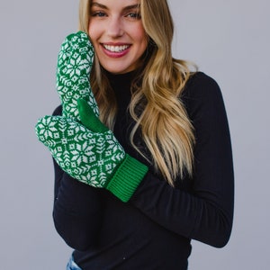 Green & White Snowflake Knit Mittens Fleece Lined Mittens Snowflake Pattern Mittens Women's Mittens Women's Winter Mittens image 2