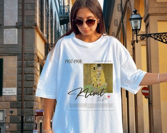 Gustav Klimt 'The Kiss' T-Shirt: Art Lover Gift