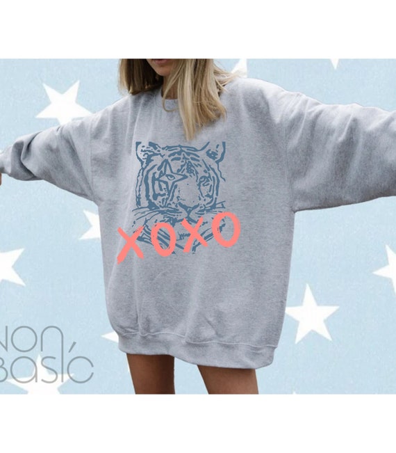 Preppy Tiger XOXO Sweatshirt,aesthetic Trendy Sweatshirt