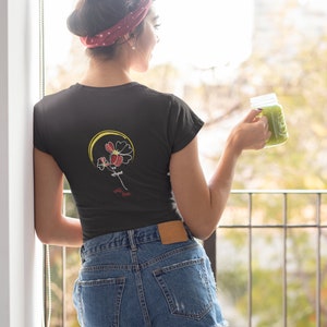 Camiseta feminina de algodão orgânico, série botânica, Wild Rose