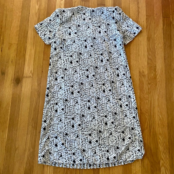 80s Vintage Abstract Dot Print Pleated Shift Dres… - image 3
