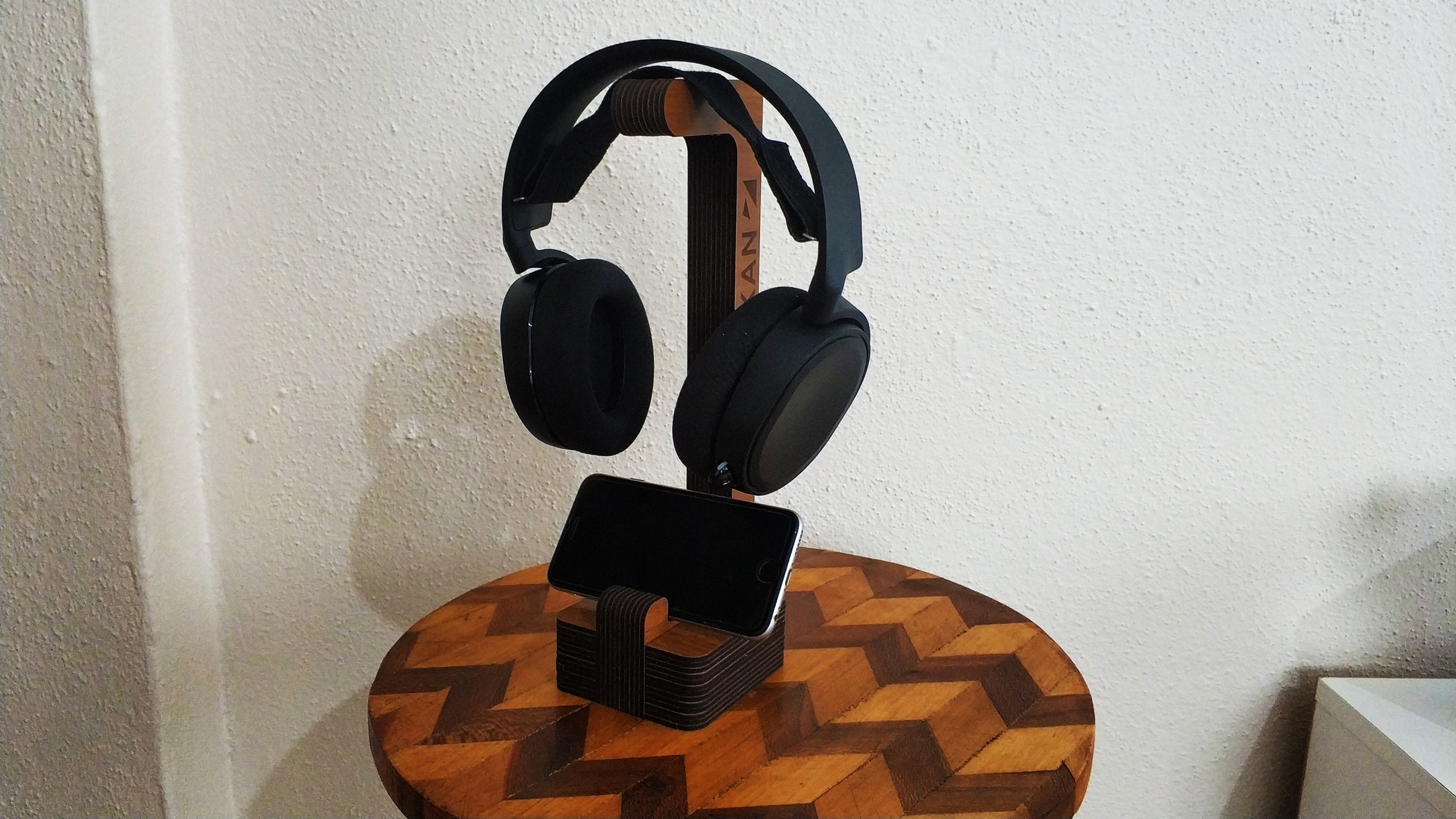 Wood Headphone Stand  Indie Indie Bang! Bang!