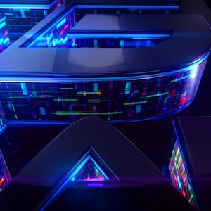 Puede incluir: Una representación 3D de la palabra "SPACE" en una fuente futurista de estilo neón. Las letras están hechas de un material metálico con un patrón de cuadrícula y están iluminadas con luces azules, moradas y verdes.