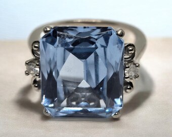 Vintage 10K White Gold Blue Topaz Ring – Emerald Cut Cocktail Ring w/ Crystal Accents | Size 6 | 5 gm | Beautiful Ring Gift for Women