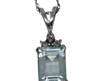 Collar vintage con colgante de aguamarina y diamantes – Oro blanco macizo de 10 quilates – Cadena de 45 cm – Piedra natal de marzo – Elegante joya fina