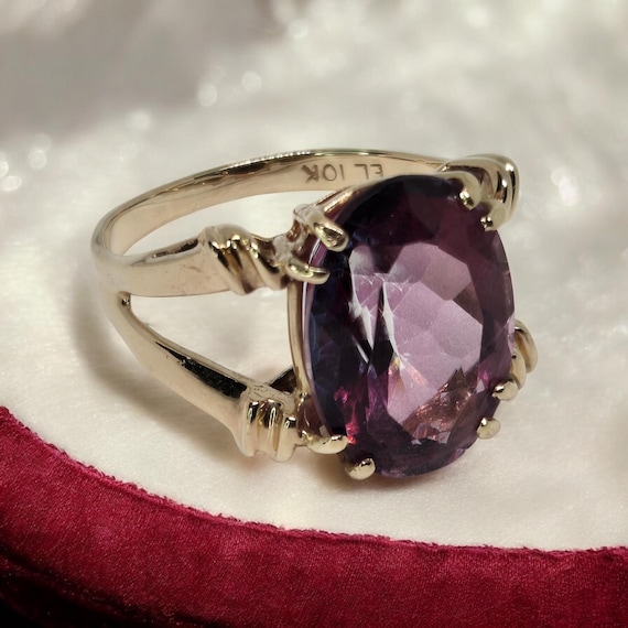 Vintage 10K Solid Yellow Gold Ruby Ring – 4.1g | … - image 1