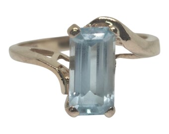 Vintage Sky Blue Topaz Ring – 10K Solid Yellow Gold – Size 6 – GTR Hallmark – Samuel Aaron - Beautiful Collectable Jewelry Piece