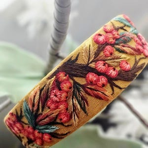 Hand besticktes Blumen Leinen Stirnband: Handgefertigtes Haar Accessoire